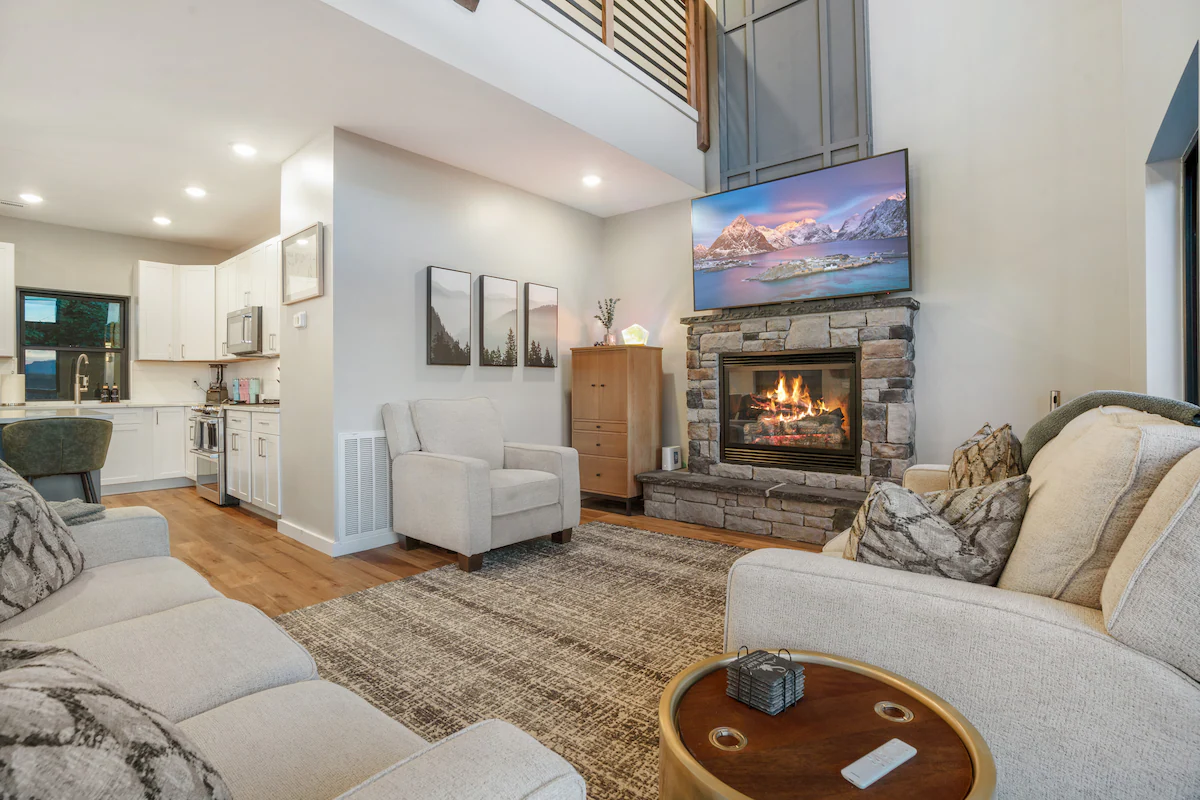 3BR Luxury Cabin W Hot Tub &breathtaking MTN Views — photo 4