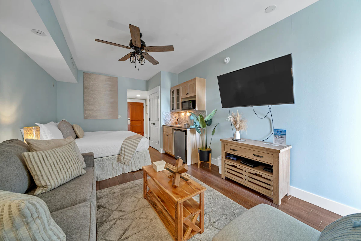 Cozy Coastal Baytowne Studio Amazing Amenities — photo 2