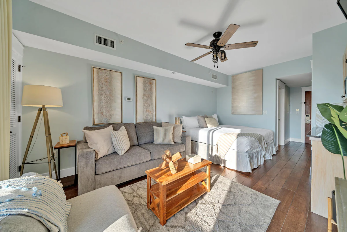 Cozy Coastal Baytowne Studio Amazing Amenities — photo 3