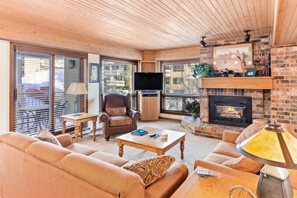 Dulany 306-Steps to Gondola 3BR — photo 4