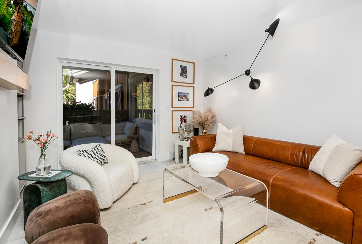 9 Vail Road #23 | 2BR in Vail Village — photo 2