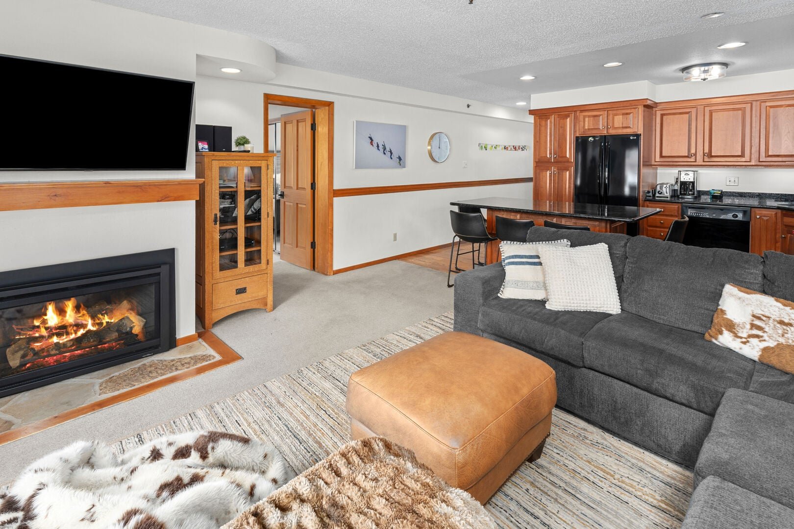 Crestwood 2108 Deluxe 2 Bedroom — photo 3