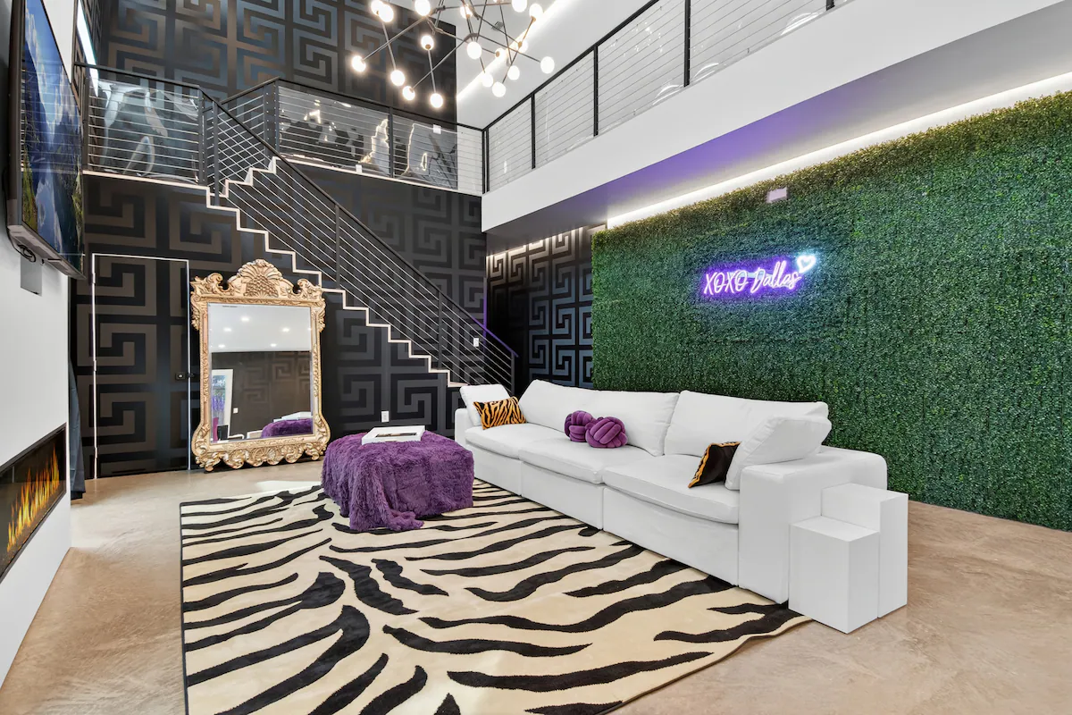 Luxe Design w/ Secret Red Room: Bachelorette Ready — photo 4