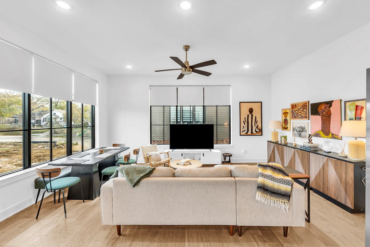 Modern inspired home in Bishop Arts — photo 3