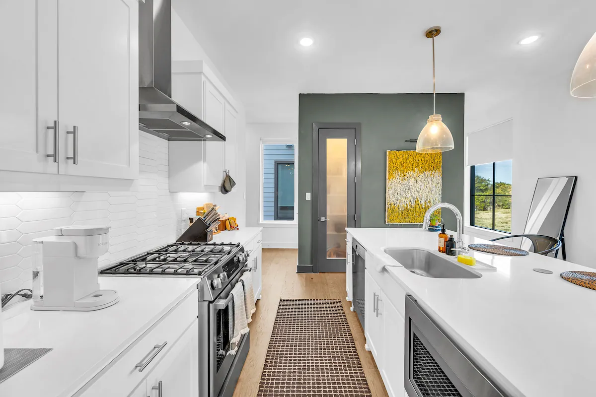 Modern inspired home in Bishop Arts — photo 4