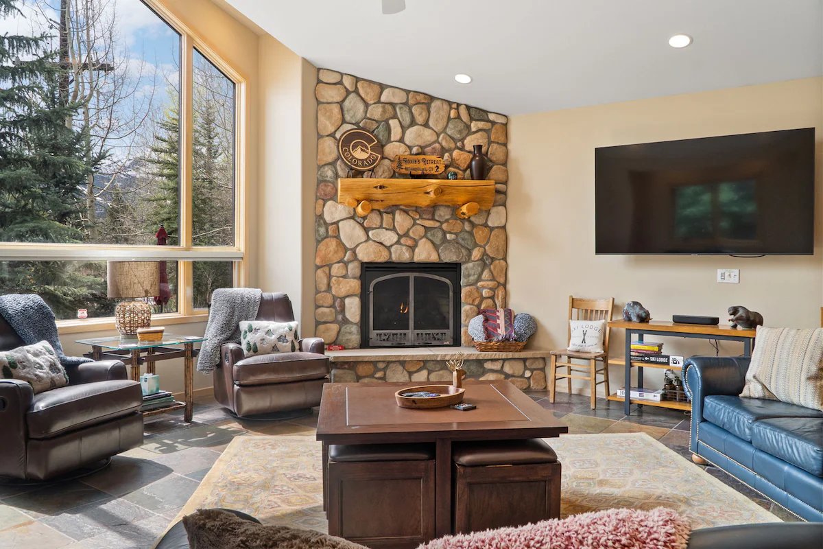 Expansive Retreat with Hot Tub and Game Room — photo 2