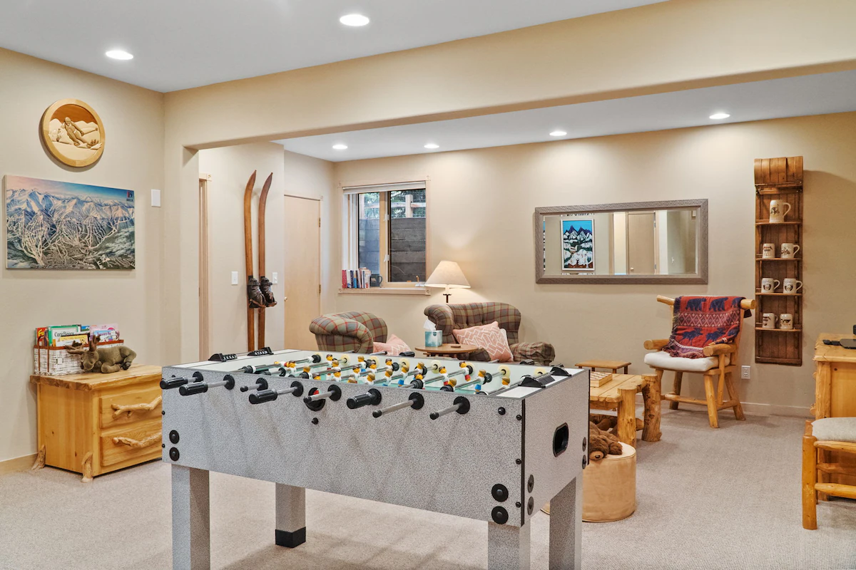 Expansive Retreat with Hot Tub and Game Room — photo 5