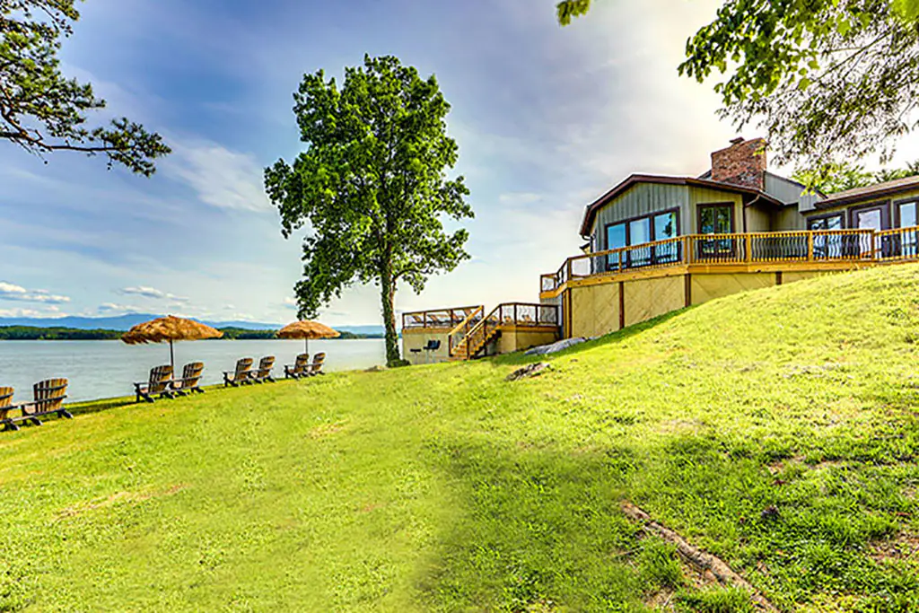 Expansive Lakefront Retreat w/ Pool & Games — photo 5
