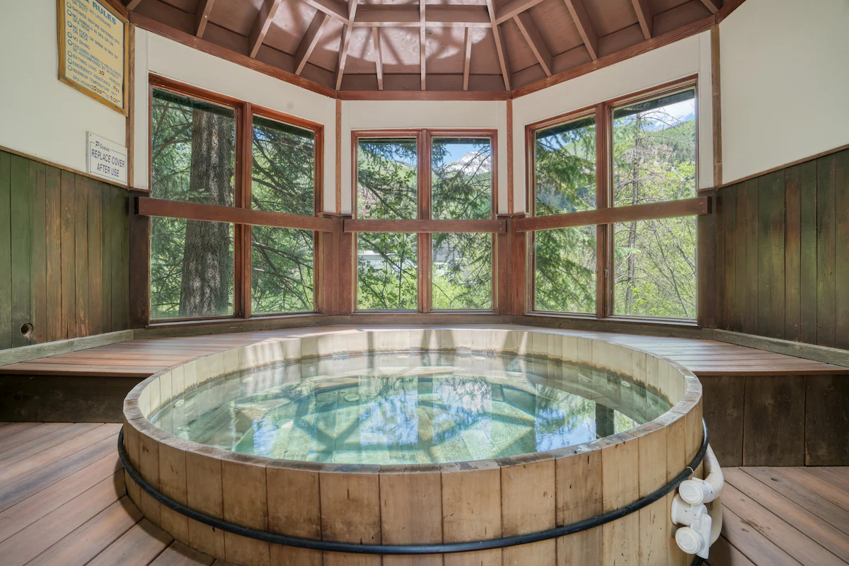 Manitou Riverhouse 115 | Spacious Central Condo — photo 3