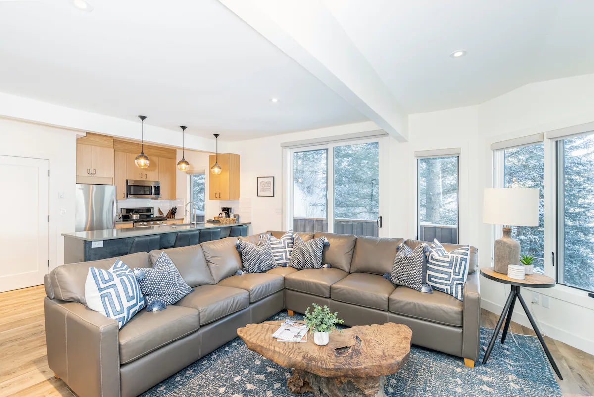 Manitou Riverhouse 115 | Spacious Central Condo — photo 5