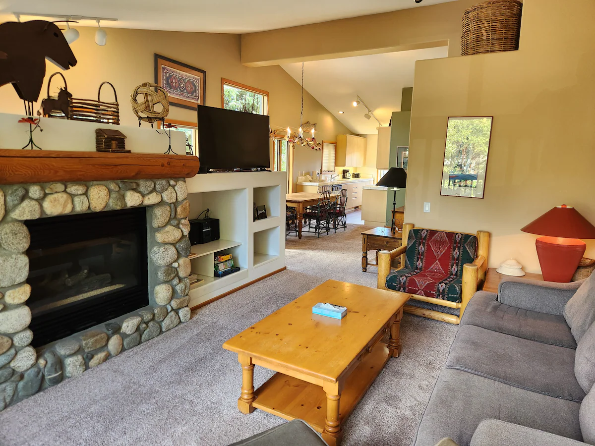 Snowcreek Resort Vacation Rental 908 — photo 2