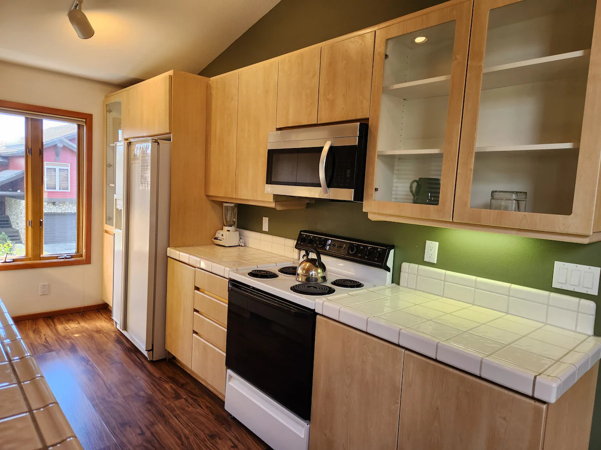 Snowcreek Resort Vacation Rental 908 — photo 4