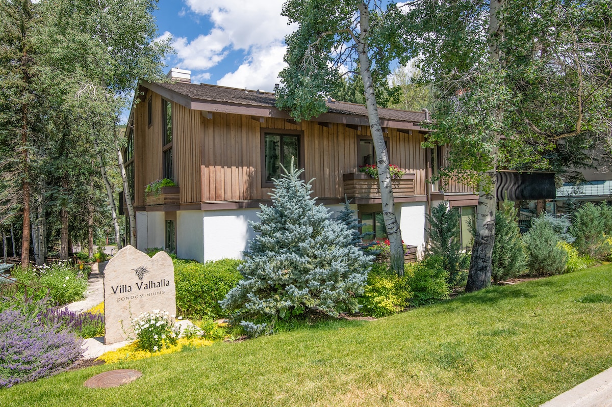 In the heart of Vail Village w/ outdoor pool! One — photo 4