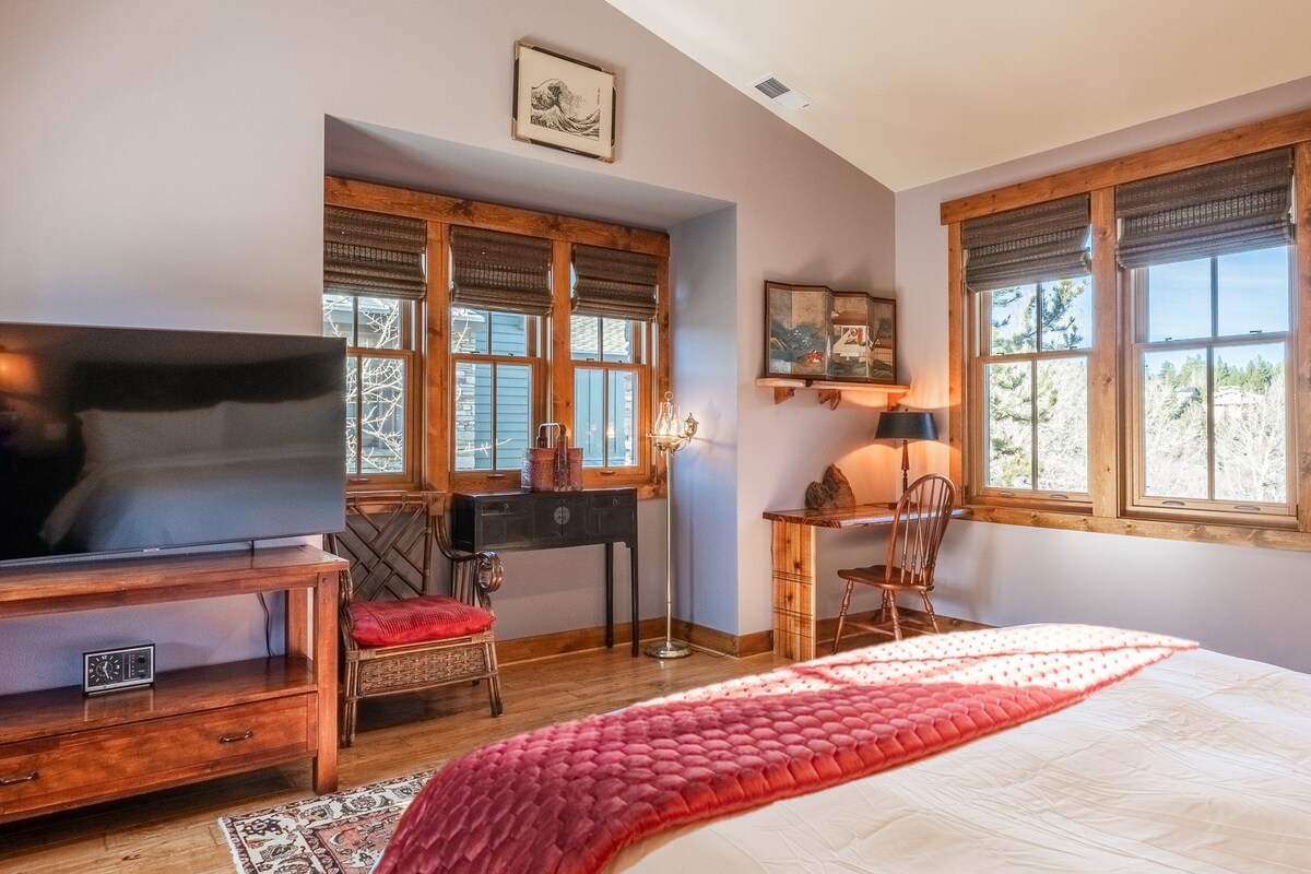 Old Western Style Snowcreek Townhome 533 — photo 3