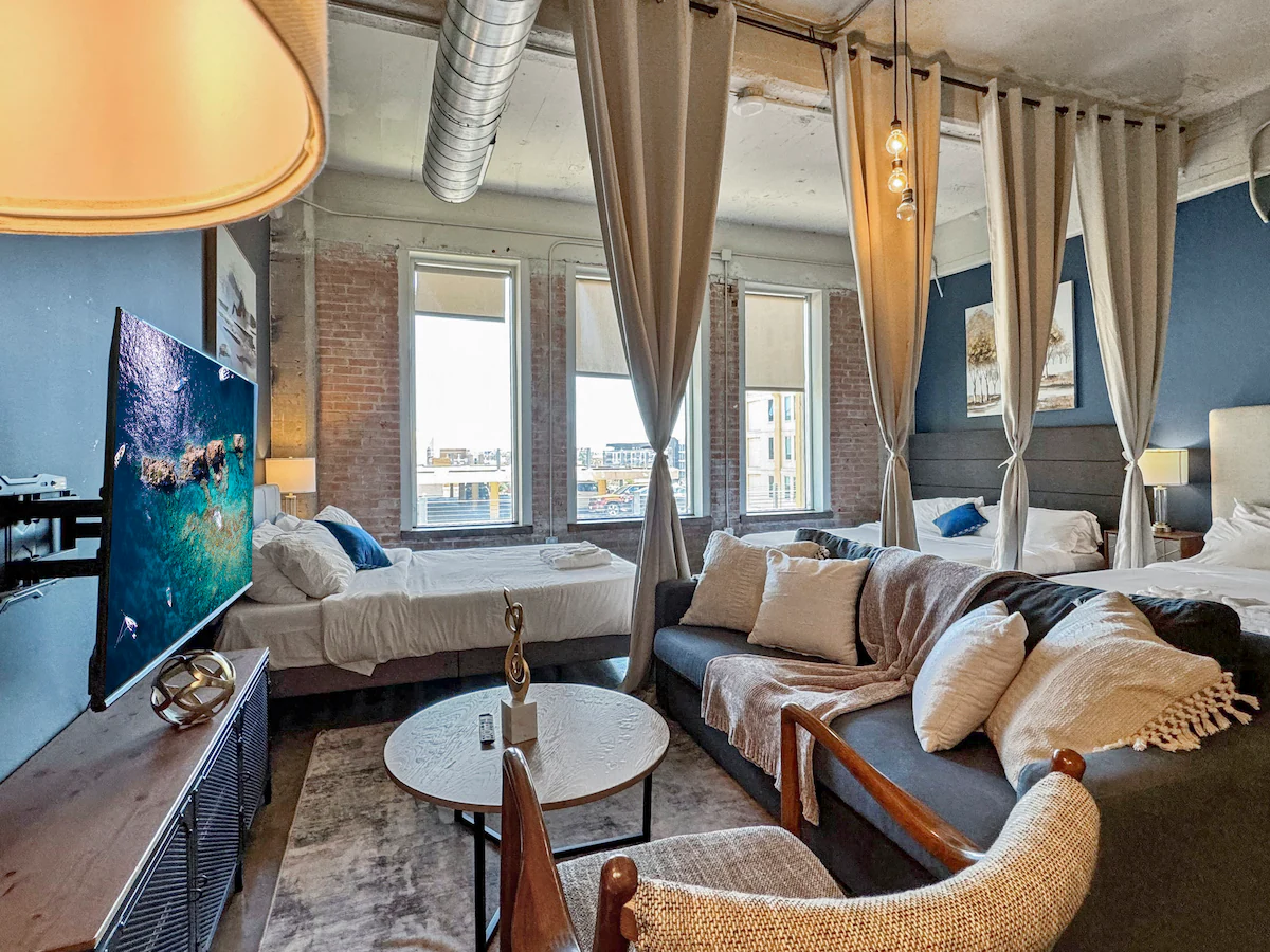 Elegant 2BD | DT Dallas | Sleeps 16 | ValetParking — photo 3