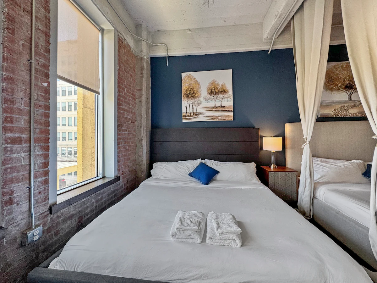 Elegant 2BD | DT Dallas | Sleeps 16 | ValetParking — photo 5