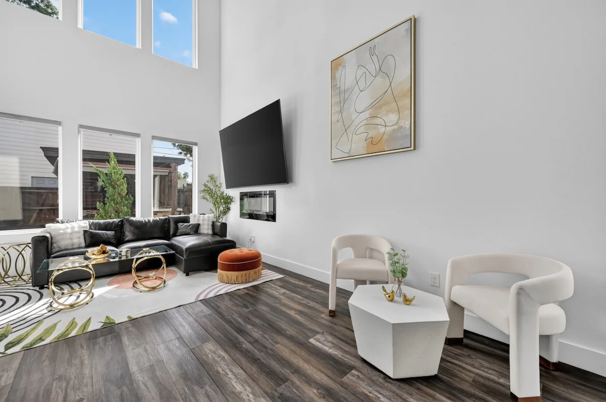 The Hollywood House | Wine Cellar | 100” TV — photo 2
