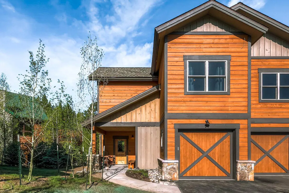 59 Maggie Point | In town, Hot tub | LiveBreck — photo 2
