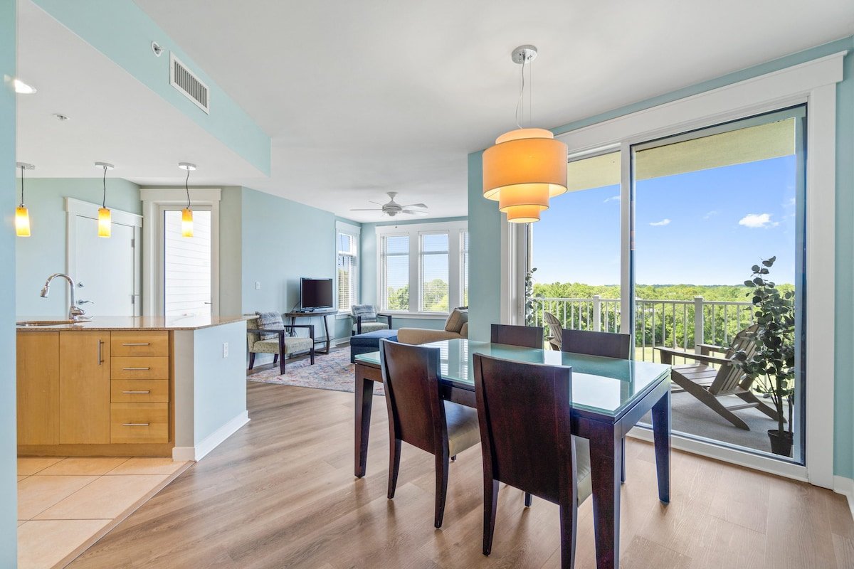 Coastal Haven 5512-Modern Vibes-Sleeps 4 — photo 3