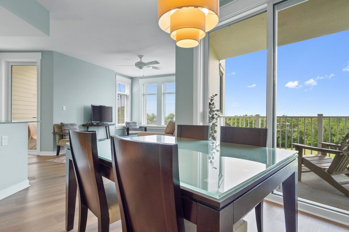 Coastal Haven 5512-Modern Vibes-Sleeps 4 — photo 5