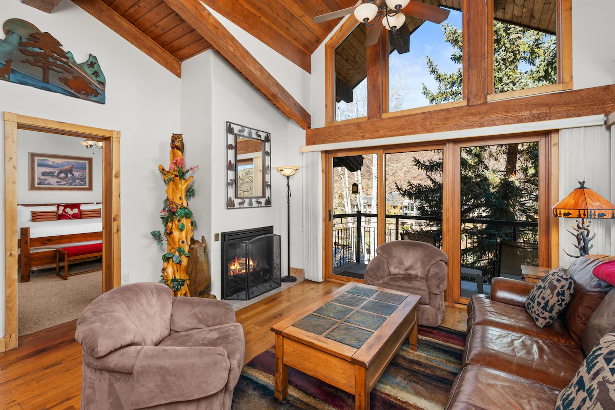 Crestwood 1212 Standard 2 Bedroom plus Loft — photo 2