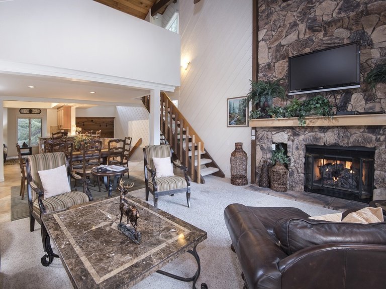 Beaver Creek 3BR + Loft Ski-Way Townhome — photo 2