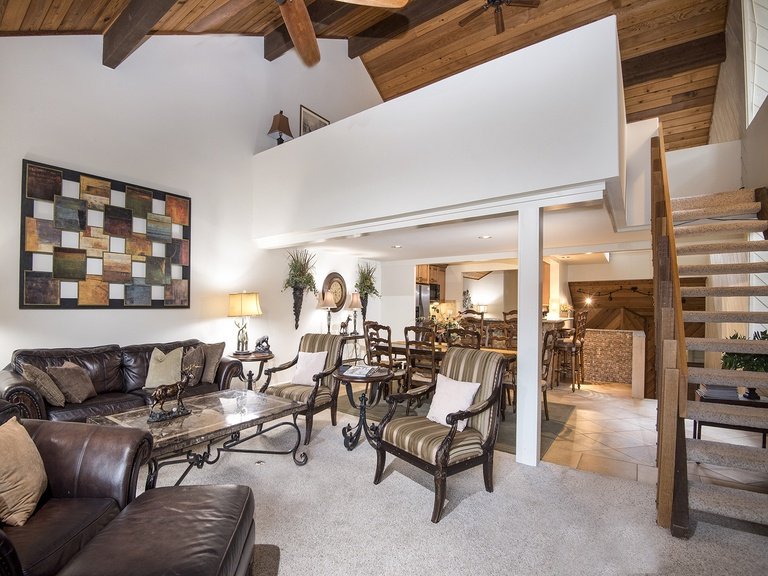 Beaver Creek 3BR + Loft Ski-Way Townhome — photo 3