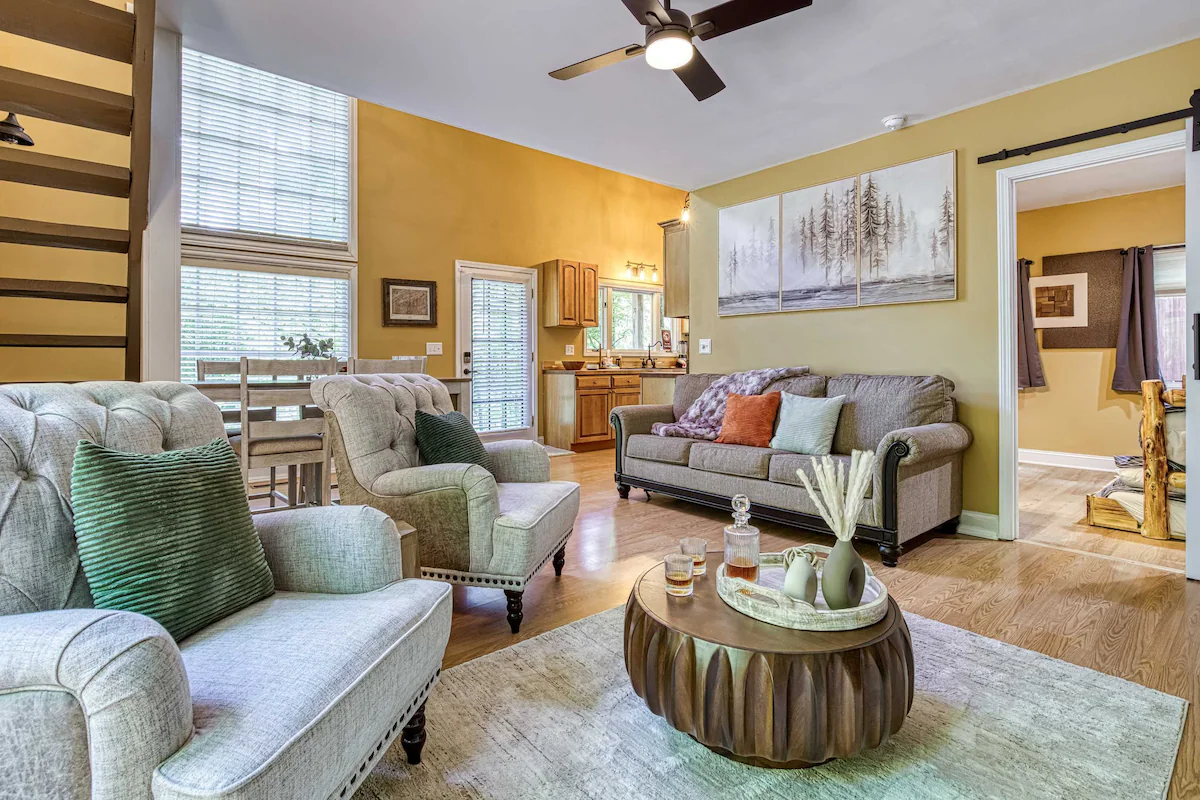 Pine and Peak – Hot Tub, Fire Pit & Dog Friendly! — photo 5