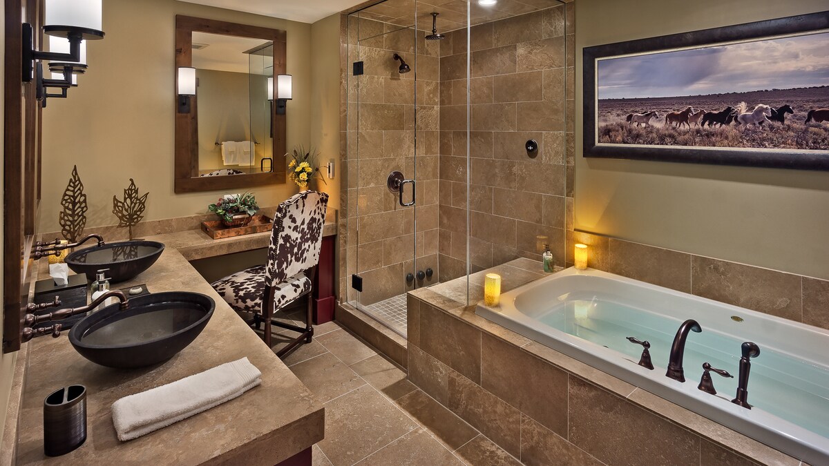 Valley Views, Pool | One Steamboat Place 501 — photo 5