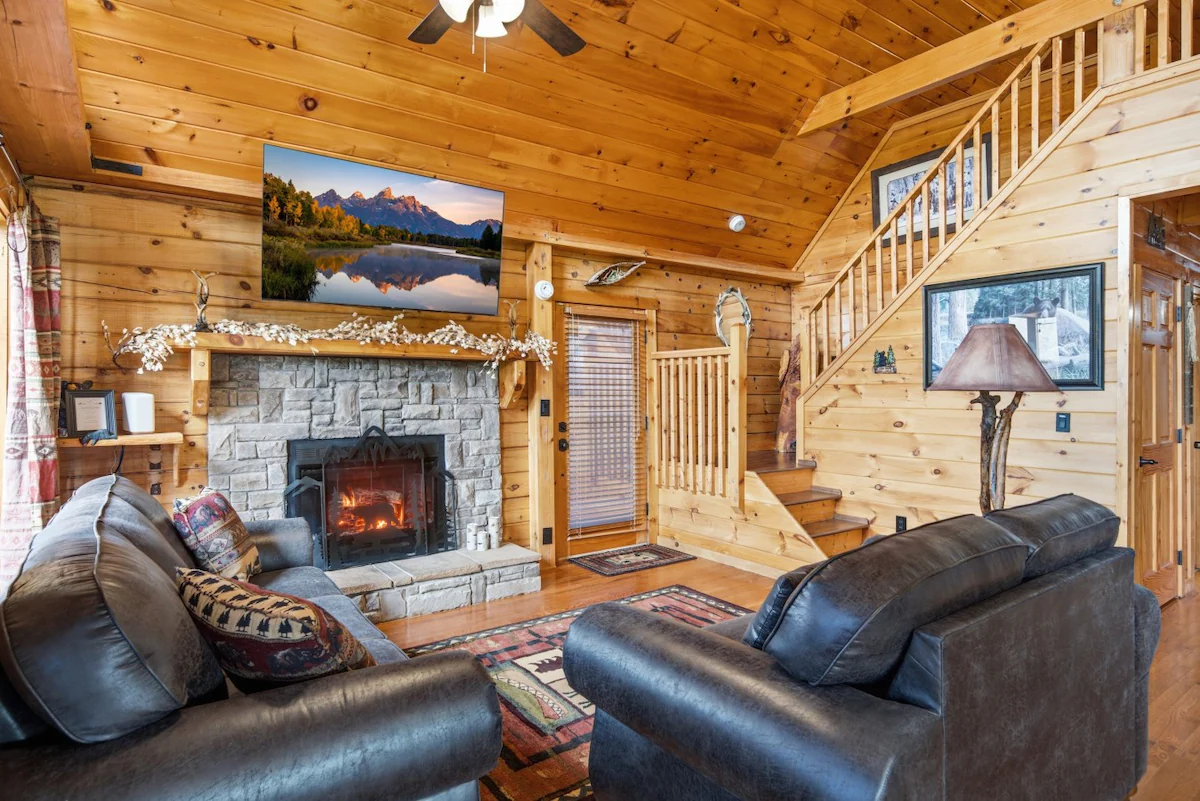 Overwatch: HUGE Game Room, Hot Tub, FirePit, &More — photo 3