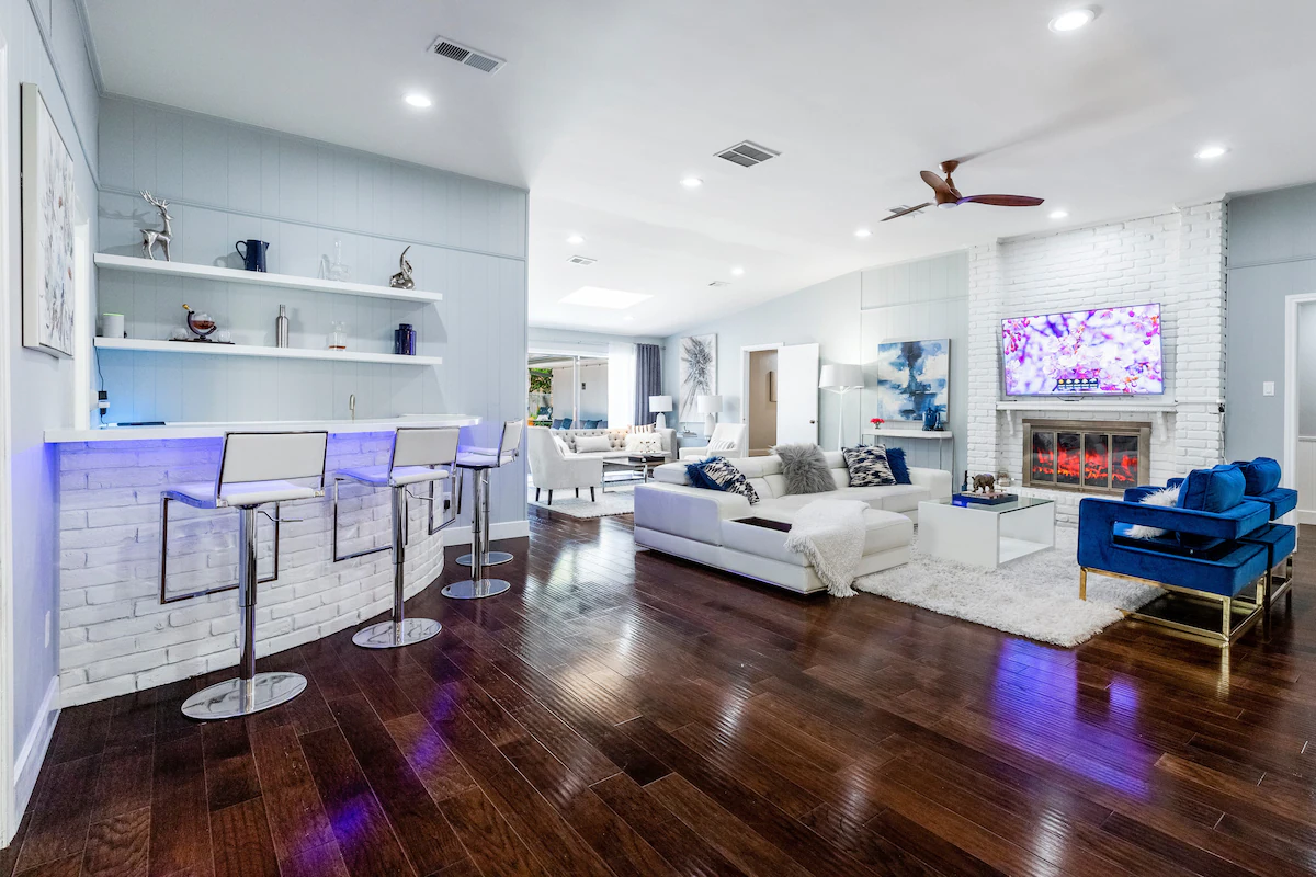 Modern Home with a Firepit, Heated Pool & Spa — photo 3