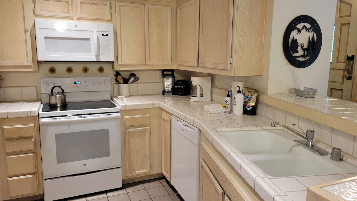 Snowcreek Resort Vacation Rental 618 — photo 4