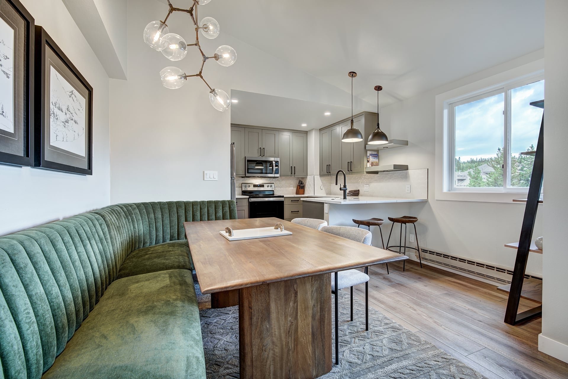 Slopeside Retreat in Downtown Breck: Mountain Modern Chic! — photo 2