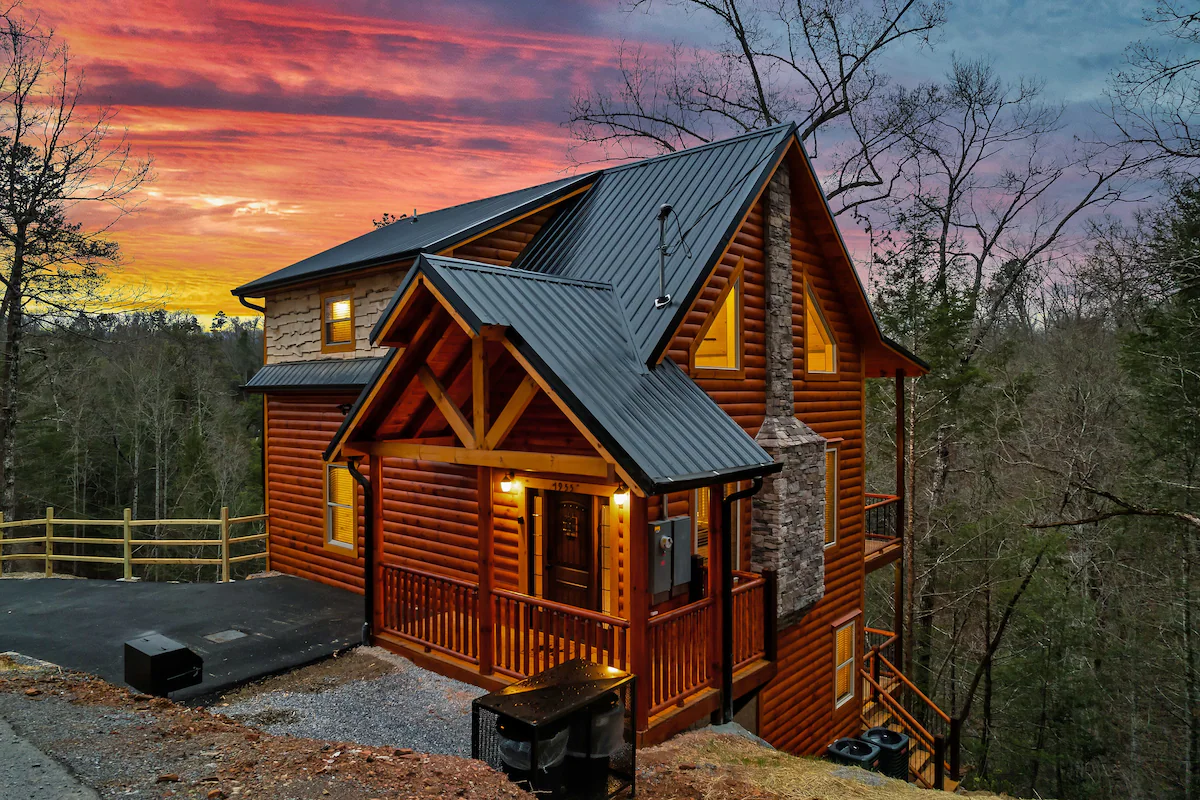84° Indoor Pool Cabin - Game Room - Hot Tub- Bunks — photo 2