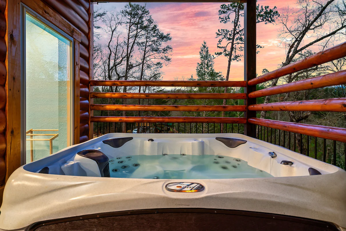 84° Indoor Pool Cabin - Game Room - Hot Tub- Bunks — photo 3