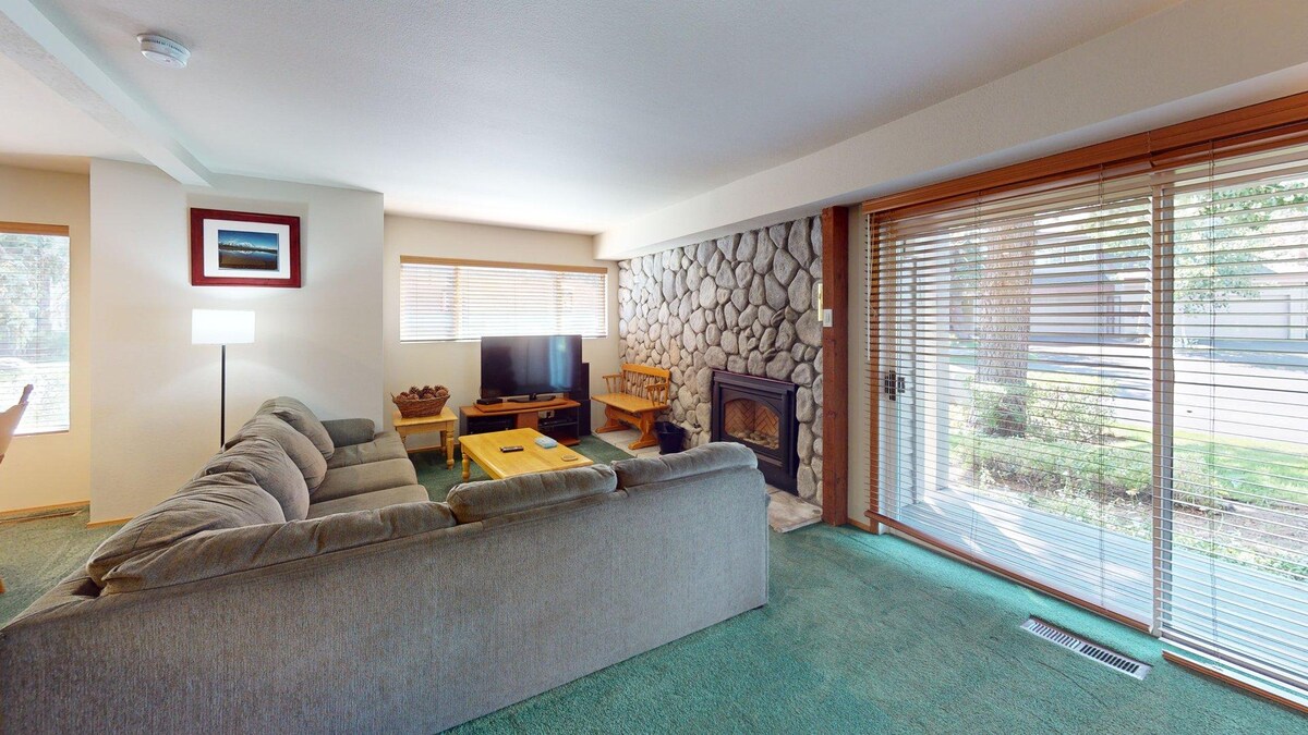 Snowcreek Resort Vacation Rental 541 — photo 2