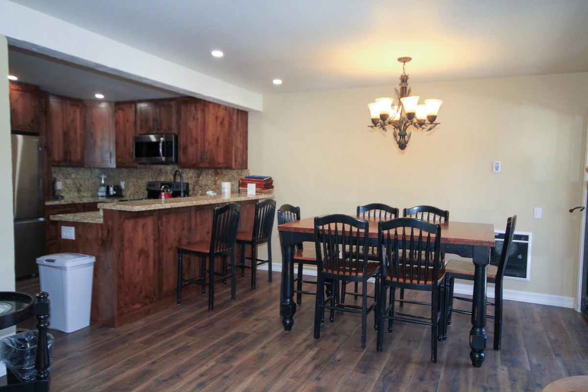 Mammoth Ski & Racquet Club #12 - Pet Friendly — photo 2