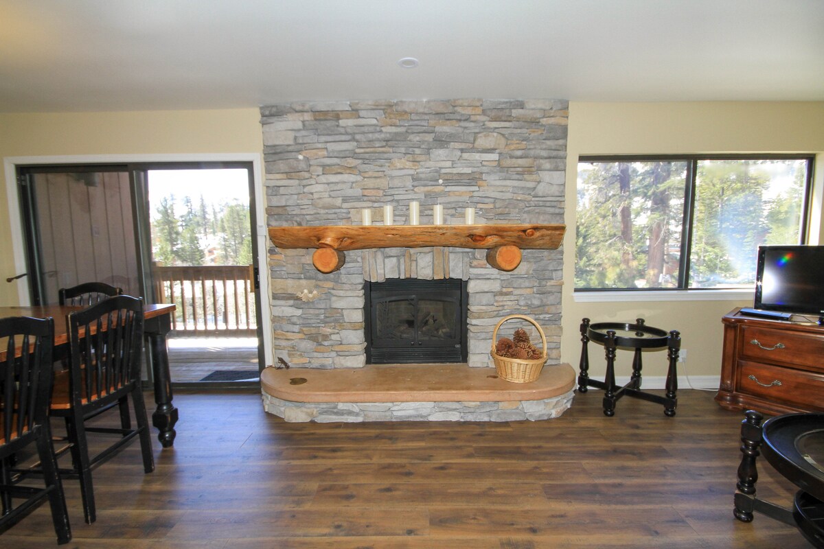 Mammoth Ski & Racquet Club #12 - Pet Friendly — photo 5