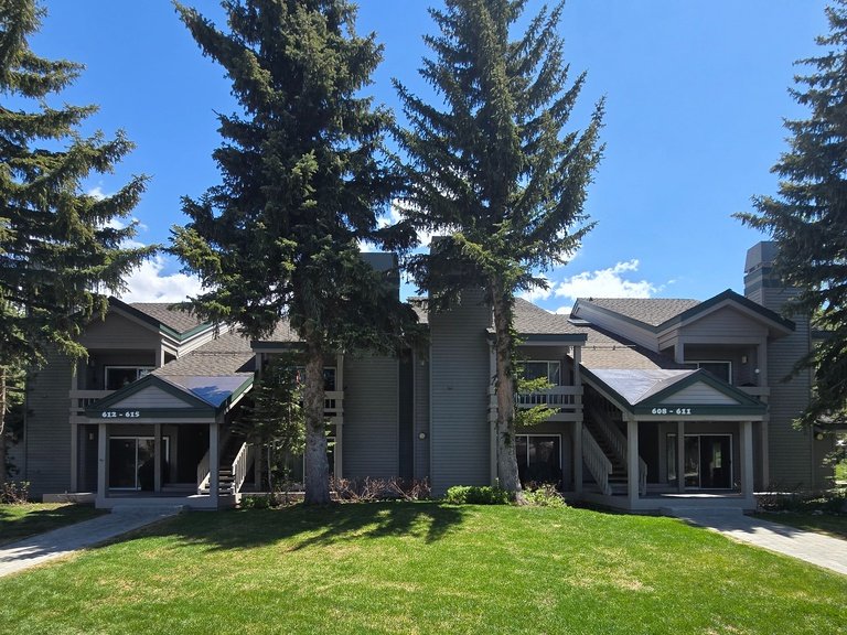 Snowcreek Resort Vacation Rental 611 — photo 2