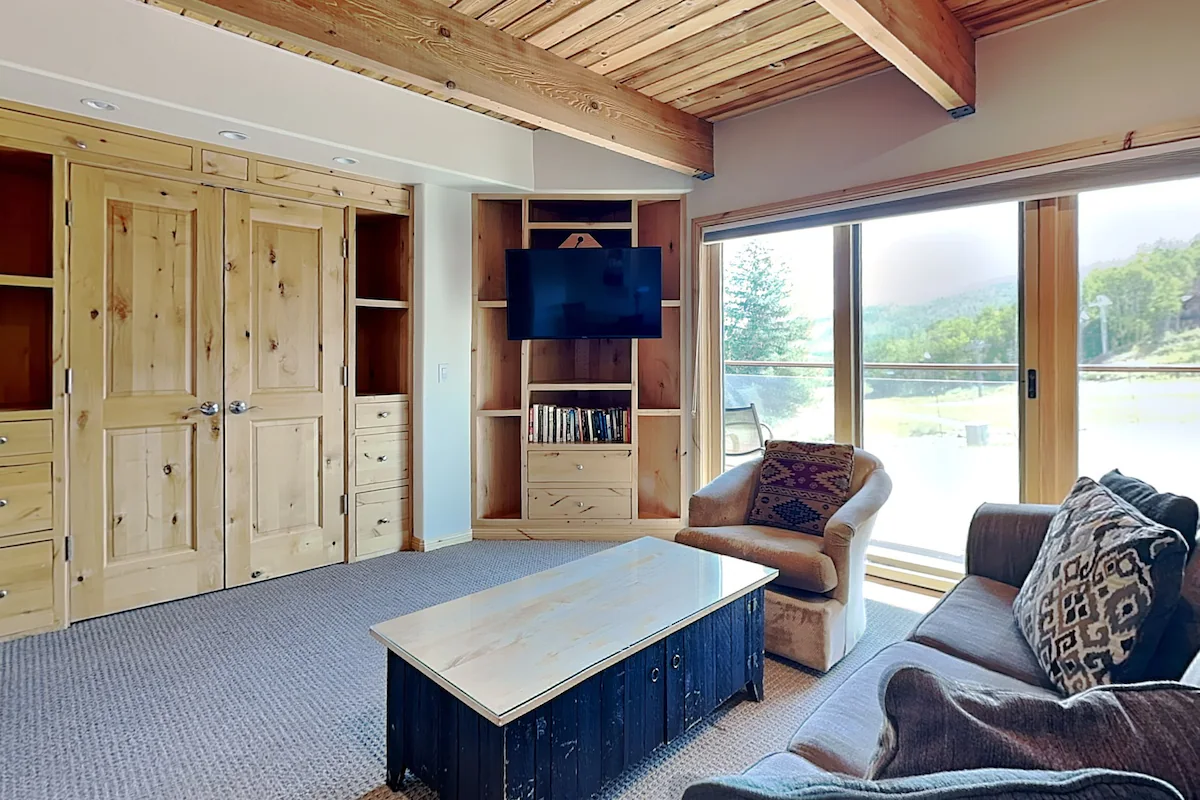 Timberline 217 Studio Deluxe — photo 2