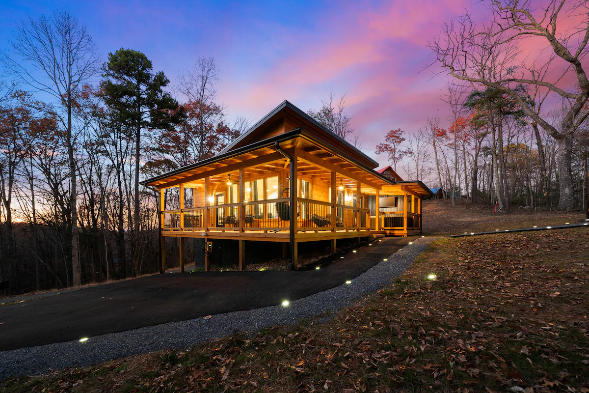 BRAND NEW• Hot tub w/TV• Fire Pit • Coffee Bar — photo 5