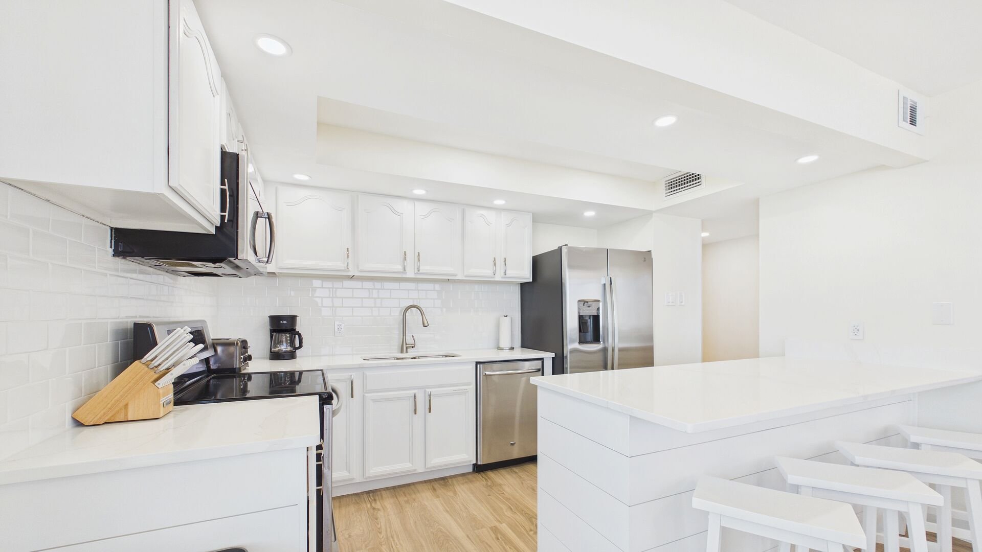 Ocean's Edge L308-Luxe Corner Condo-Sleeps 10 — photo 4