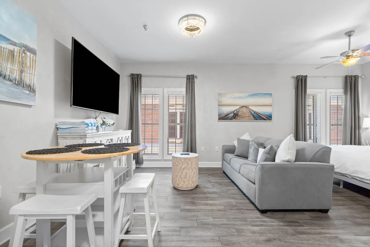 Aquapure 30A 240-Modern Style-Sleeps 4 — photo 2