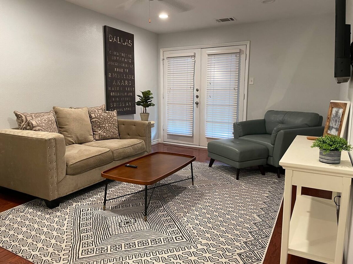 Henderson Haven - 1 bedroom King Bed Private Patio — photo 3