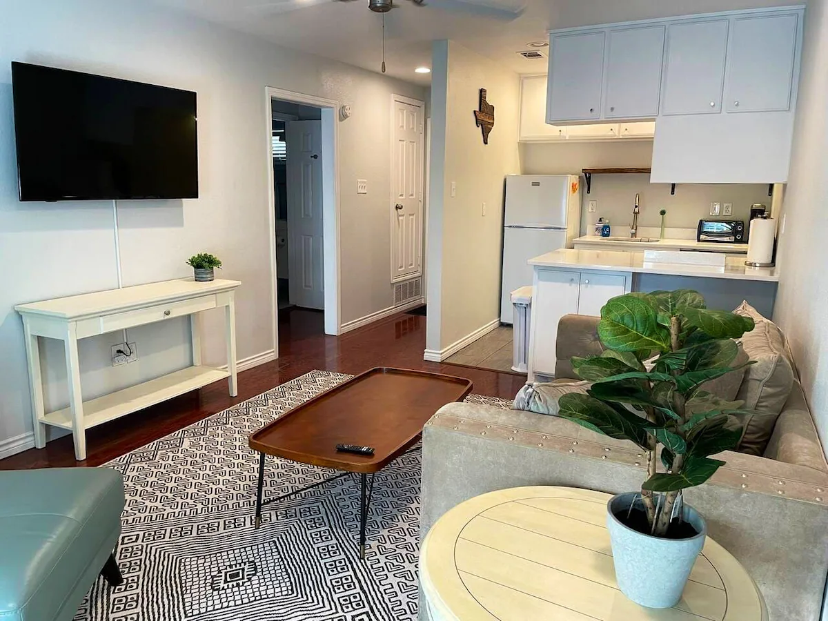 Henderson Haven - 1 bedroom King Bed Private Patio — photo 4