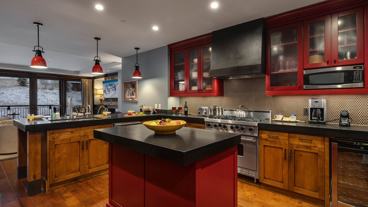 Newly Renovated | One Steamboat Place 507 Maroon — photo 3