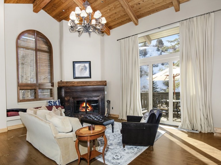Arrowhead Ski-In Ski-Out Townhome — photo 2