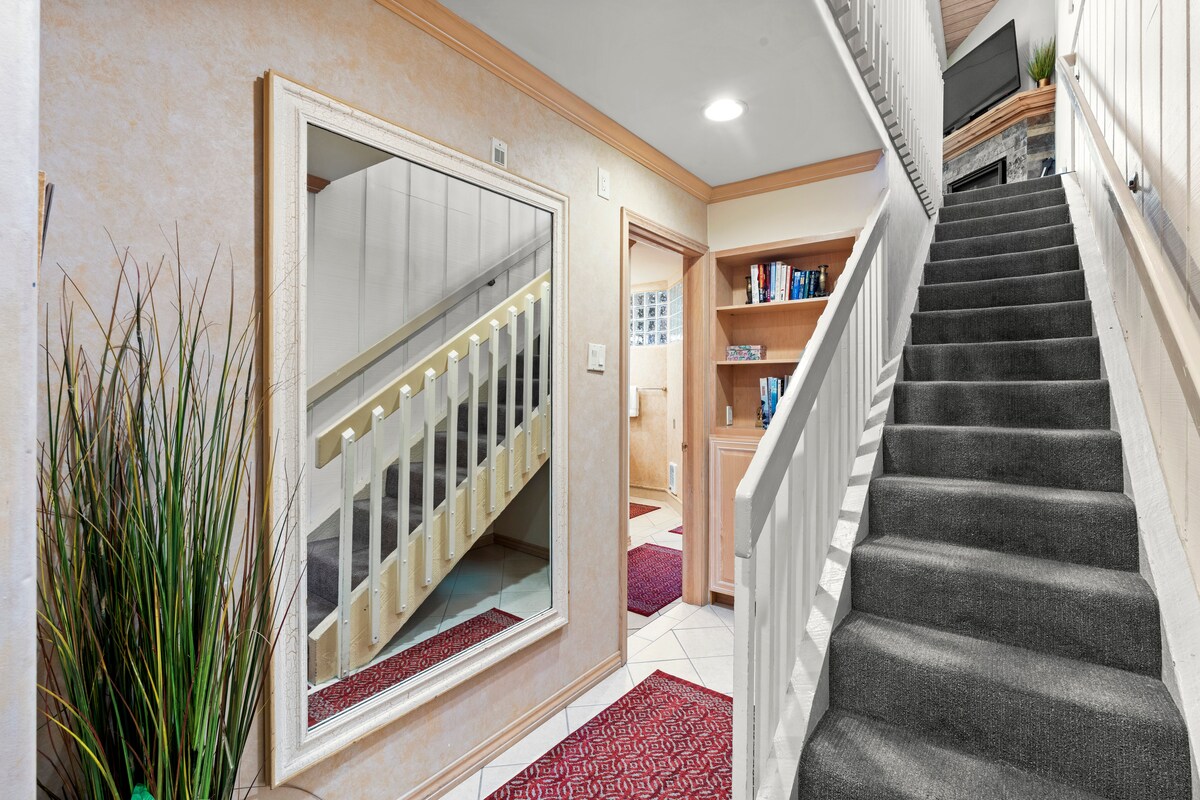 Crestwood 3102 Standard 3 Bedroom Plus Loft — photo 4