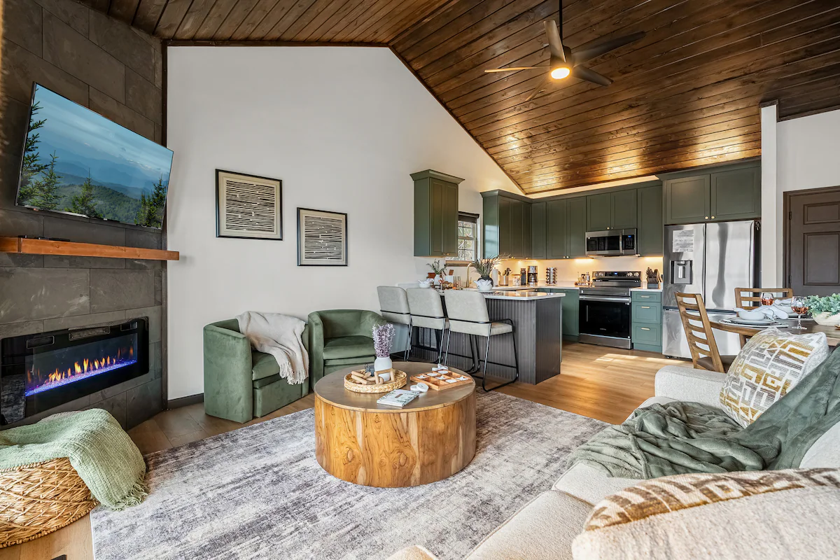 Mt LeConte Views | Chalet Village | 4 mi to G'burg — photo 4