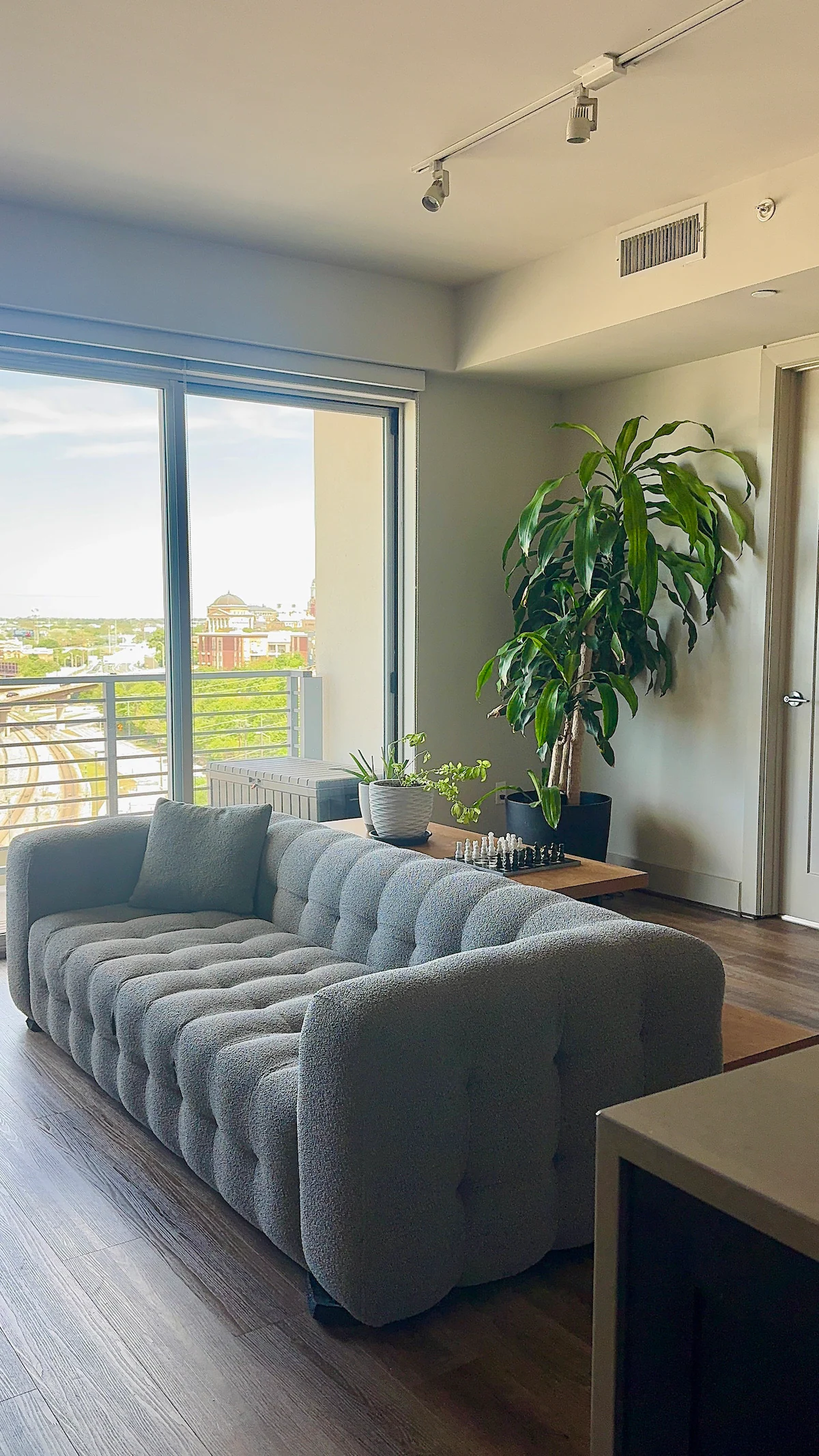 Rental unit in Dallas · 1 bedroom · 1 bed · 1 private bath — photo 2